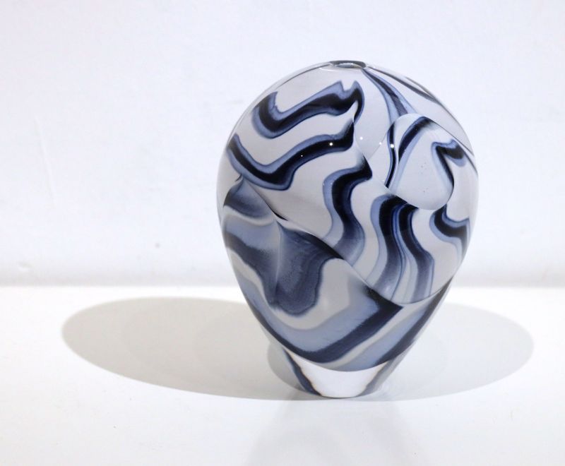 Blanc avec jeux de bleus_2, Peter  Layton